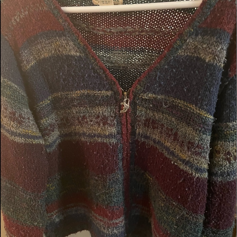 Size large, cute and comfy!